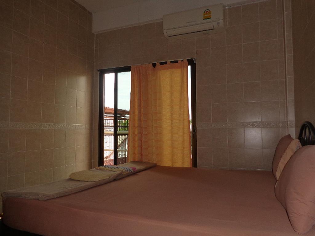 At Home Guest House Bangkok Exterior photo